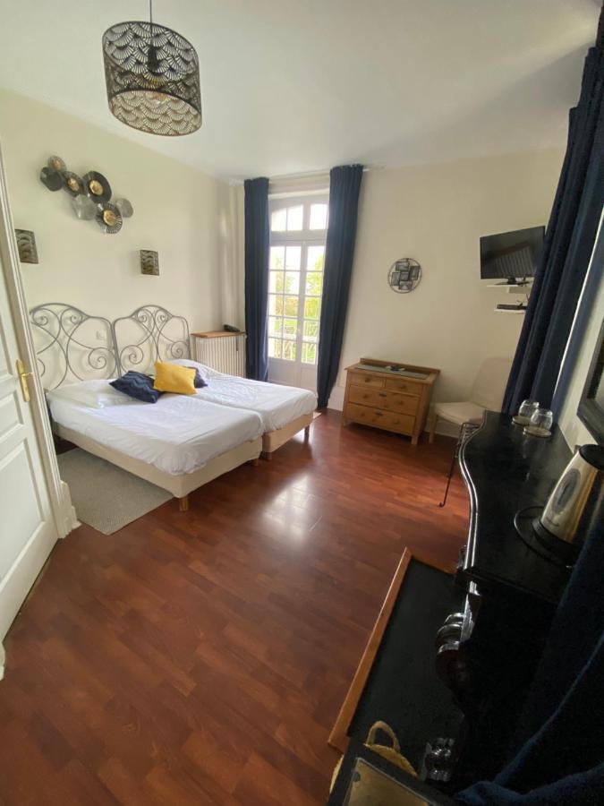 Hotel Les Grands Chenes Saint-Fargeau  Luaran gambar