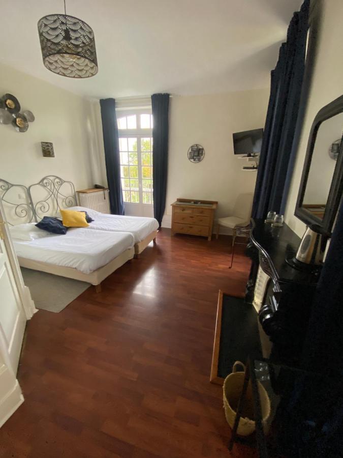 Hotel Les Grands Chenes Saint-Fargeau  Luaran gambar