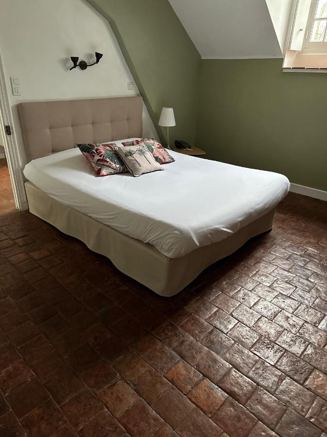 Hotel Les Grands Chenes Saint-Fargeau  Luaran gambar