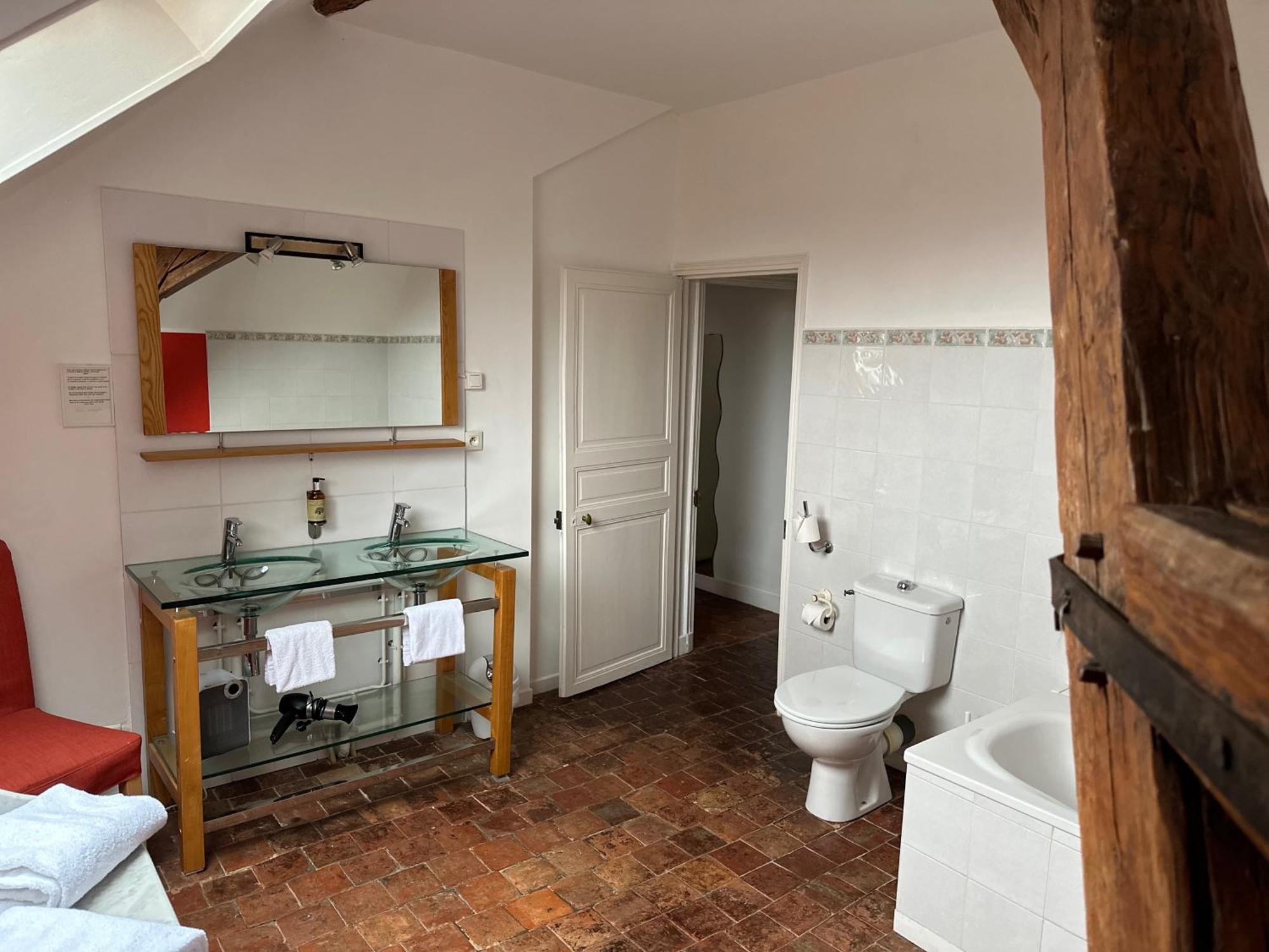 Hotel Les Grands Chenes Saint-Fargeau  Luaran gambar