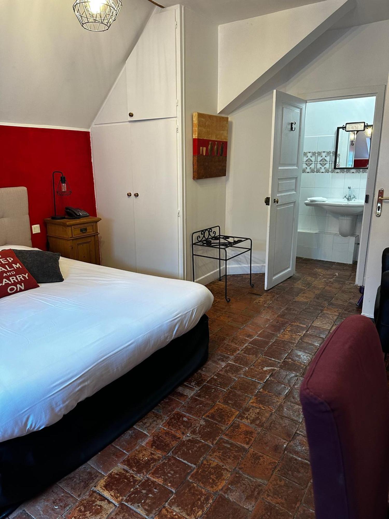 Hotel Les Grands Chenes Saint-Fargeau  Luaran gambar