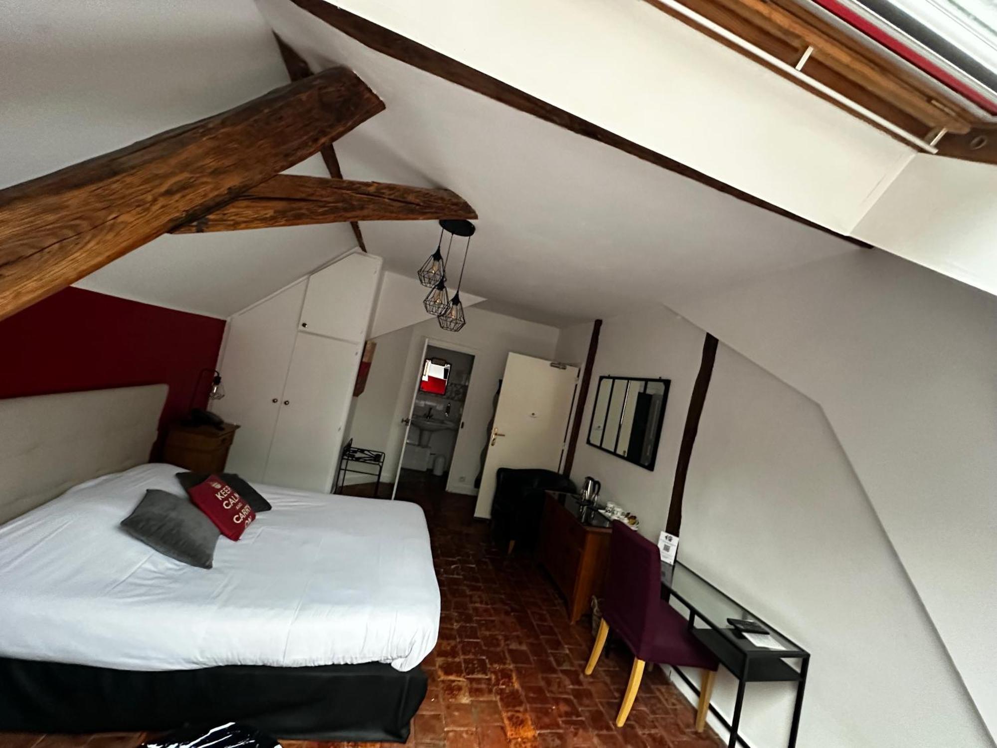 Hotel Les Grands Chenes Saint-Fargeau  Luaran gambar
