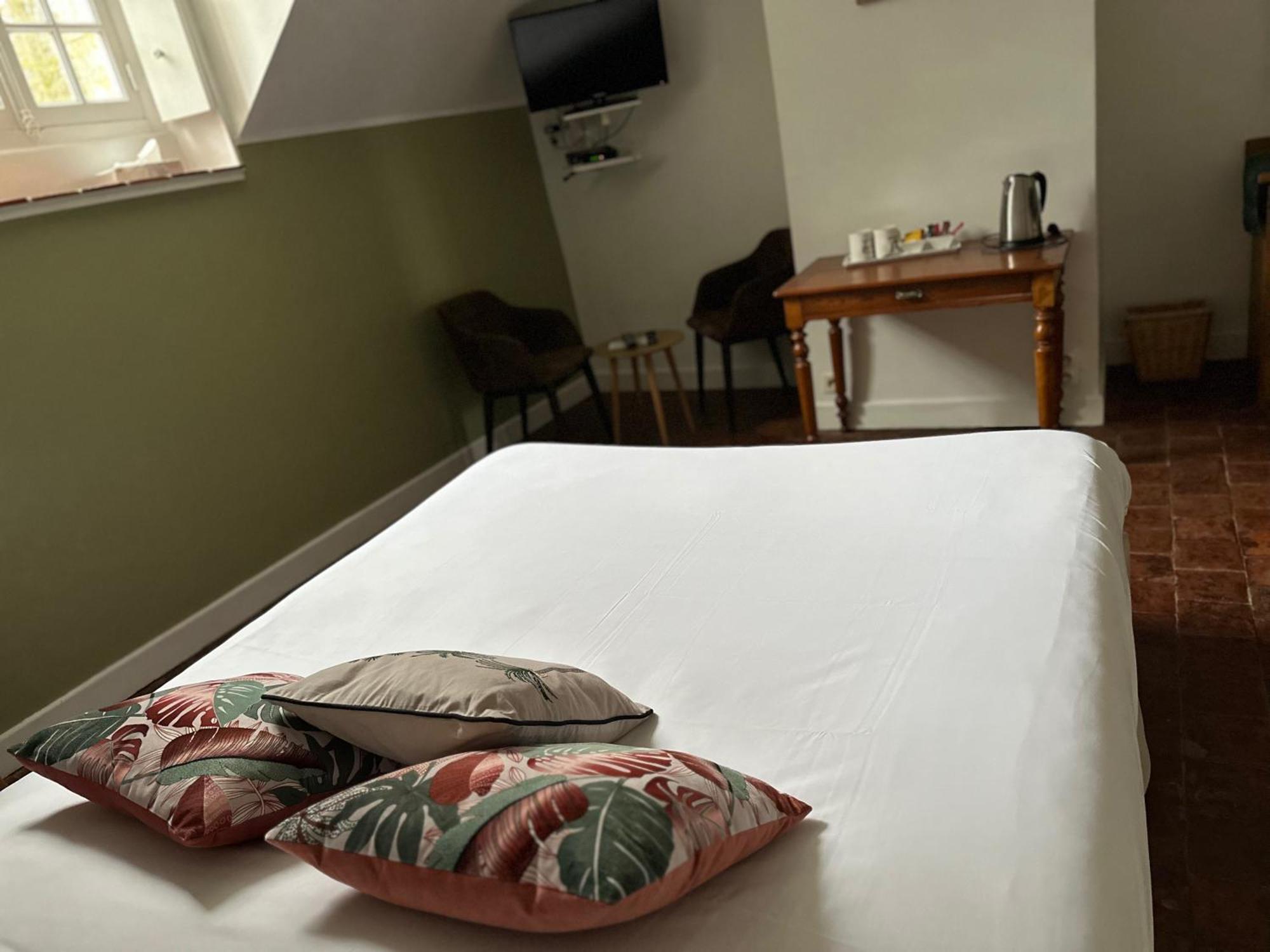 Hotel Les Grands Chenes Saint-Fargeau  Luaran gambar