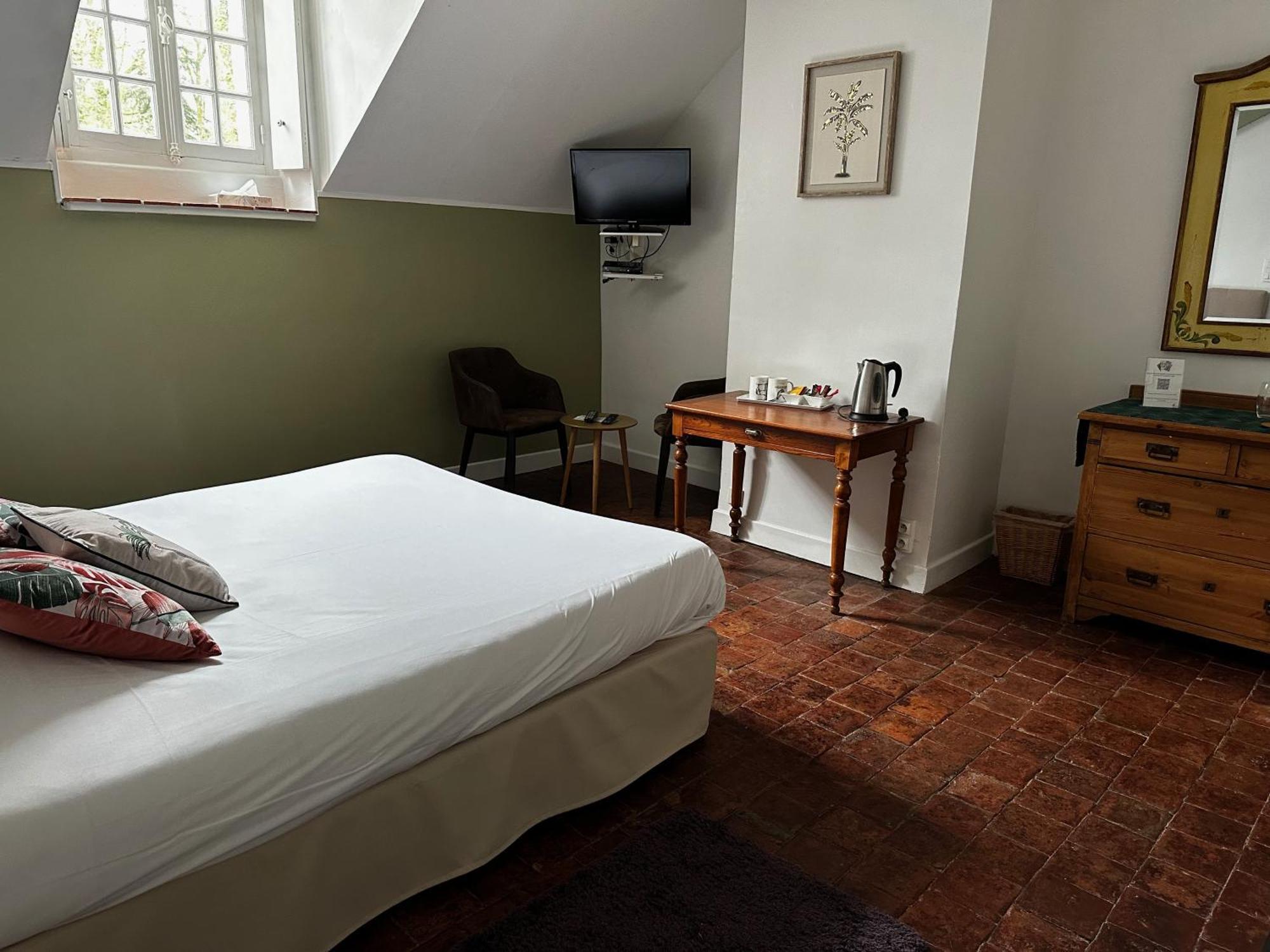 Hotel Les Grands Chenes Saint-Fargeau  Luaran gambar