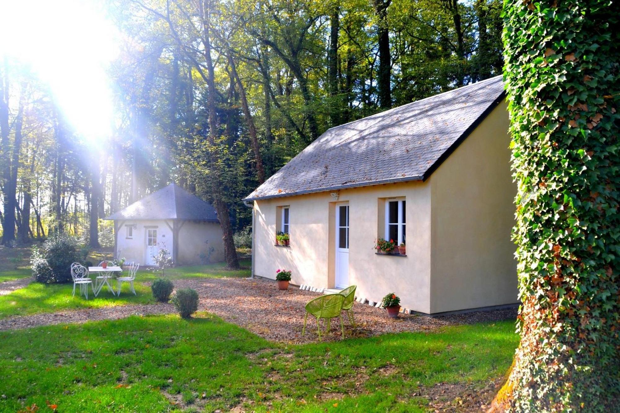 Hotel Les Grands Chenes Saint-Fargeau  Bilik gambar