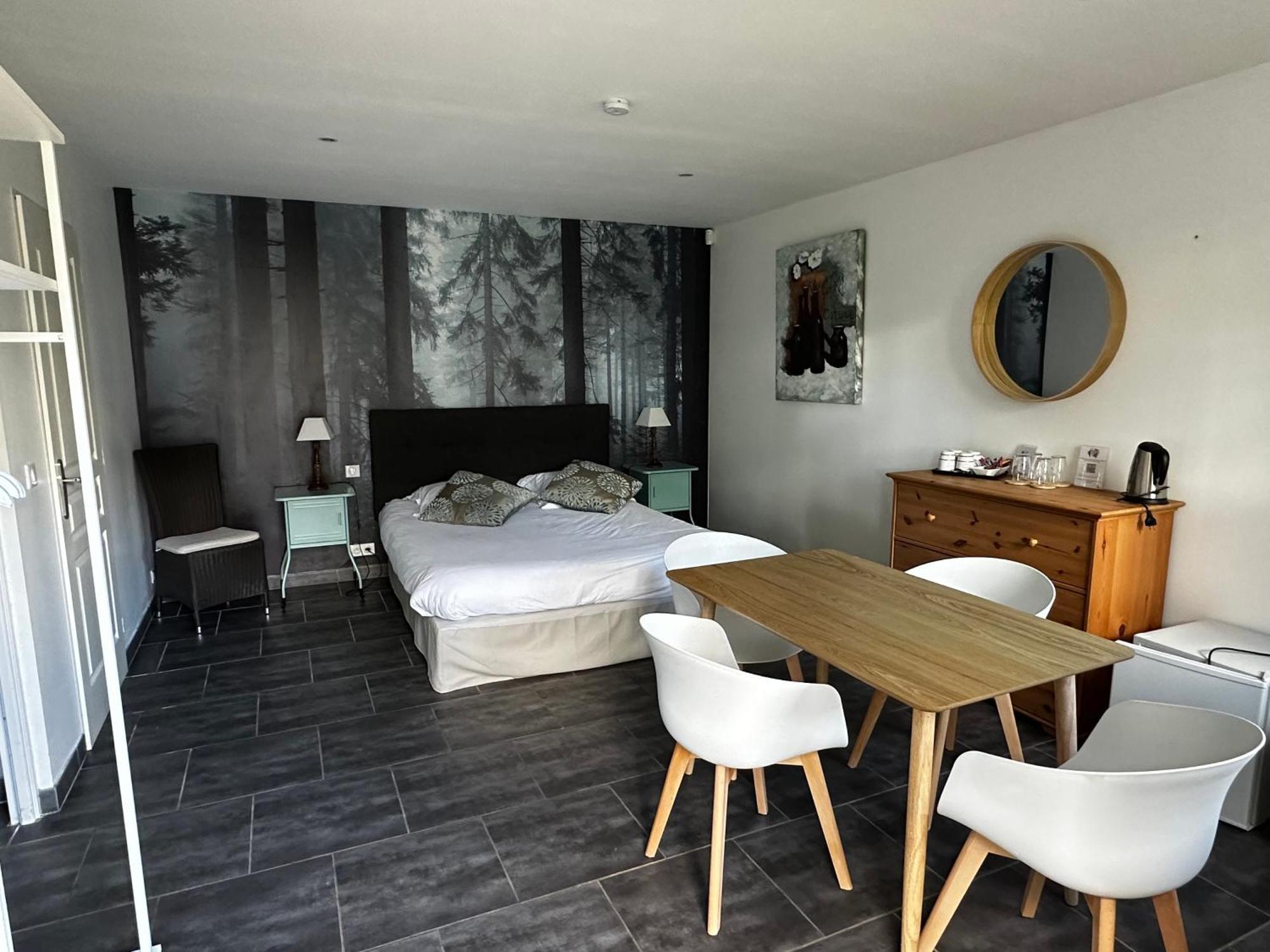 Hotel Les Grands Chenes Saint-Fargeau  Luaran gambar