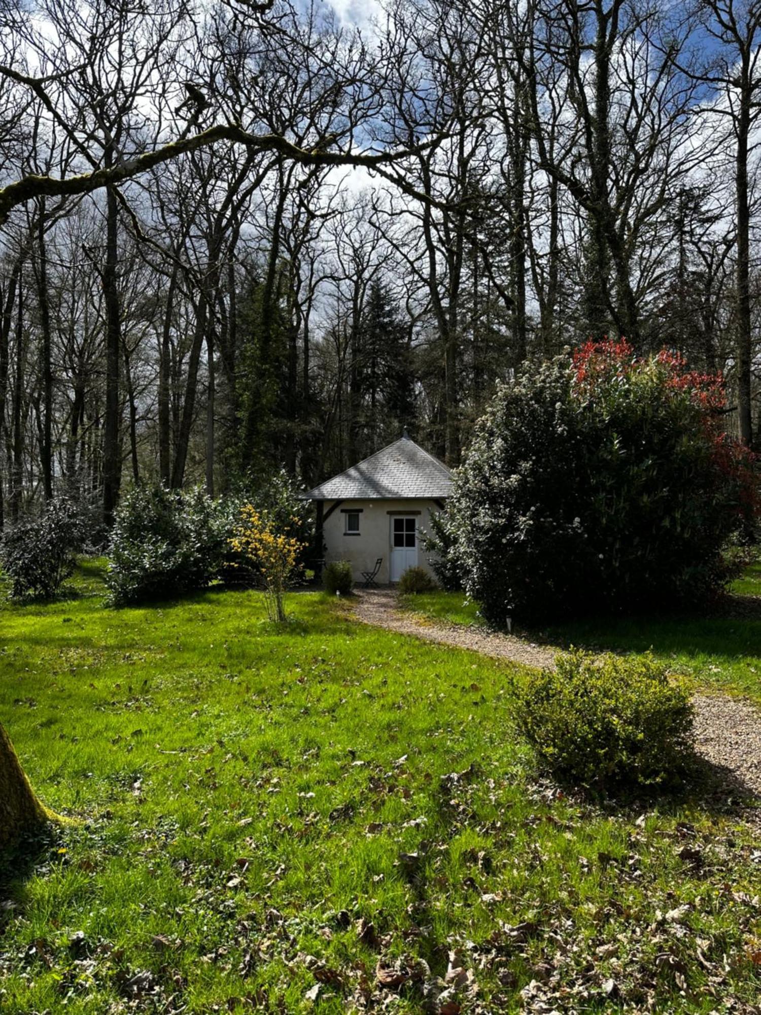 Hotel Les Grands Chenes Saint-Fargeau  Luaran gambar