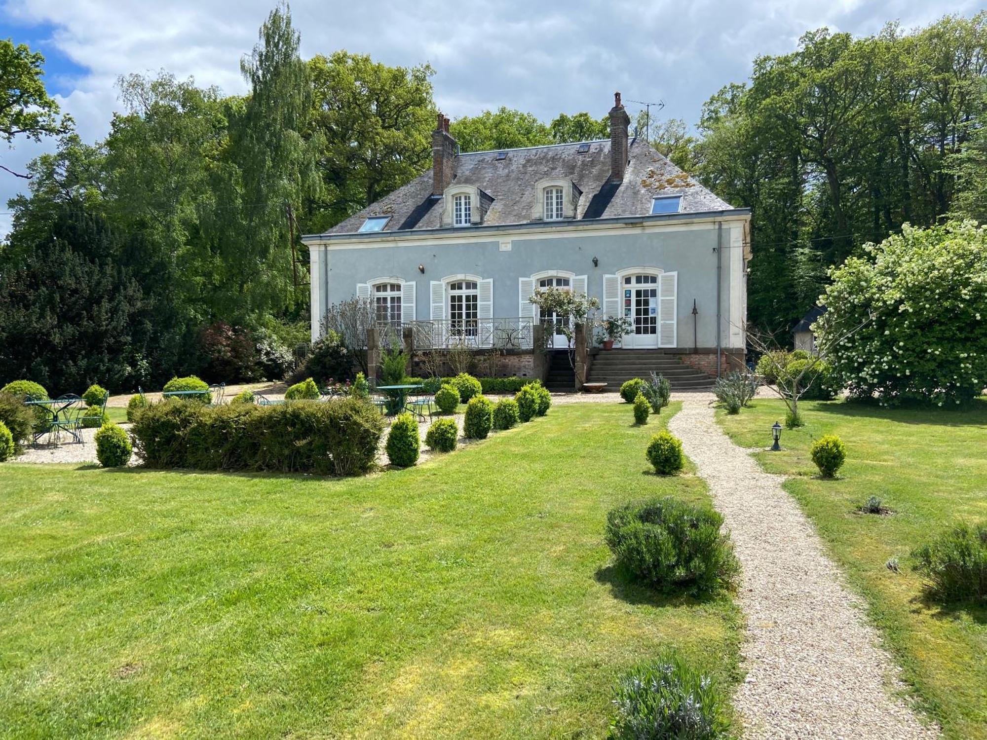 Hotel Les Grands Chenes Saint-Fargeau  Luaran gambar