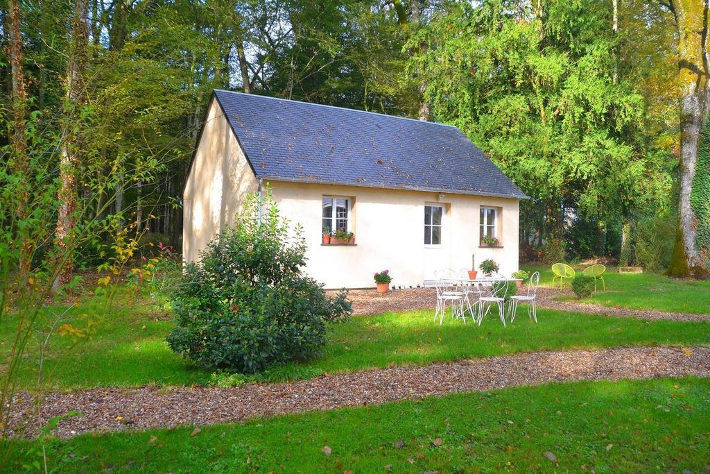Hotel Les Grands Chenes Saint-Fargeau  Bilik gambar
