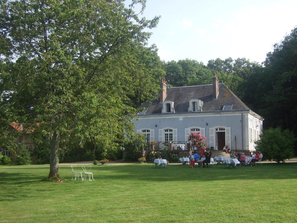 Hotel Les Grands Chenes Saint-Fargeau  Luaran gambar