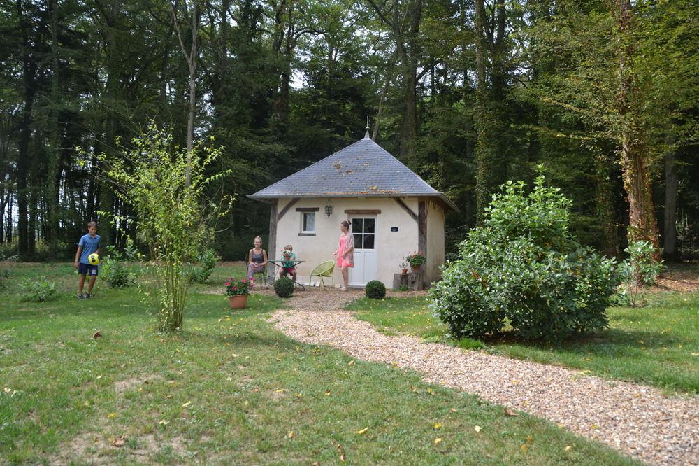 Hotel Les Grands Chenes Saint-Fargeau  Luaran gambar